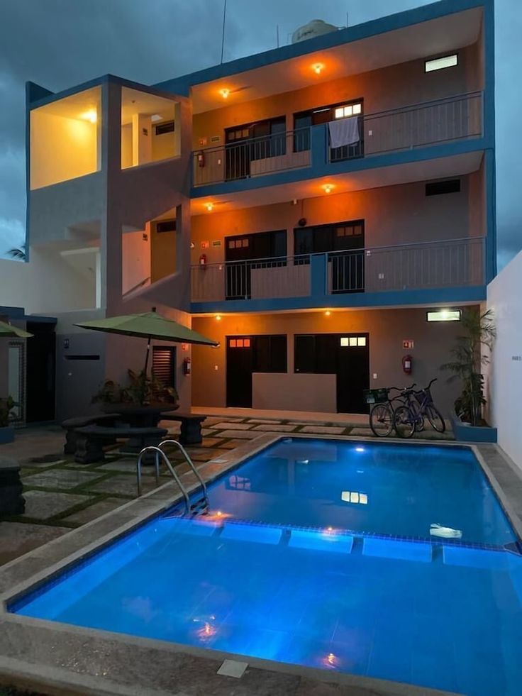 Deluxe Pool Access Room